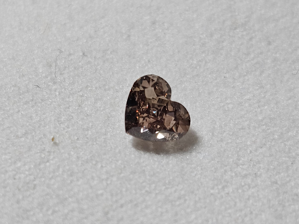 GIA 0.75 CT Natural Heart MB Fancy Dark Yellowish Brown Even VS1 EX VG