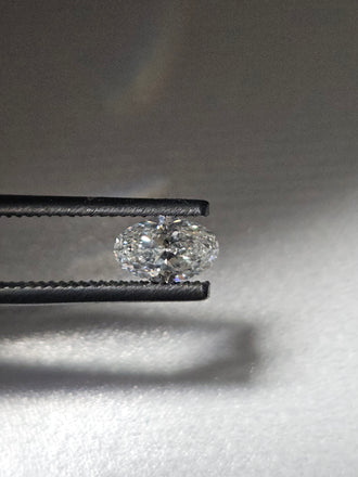 GIA 0.70 CT Natural Oval Brilliant G VS2