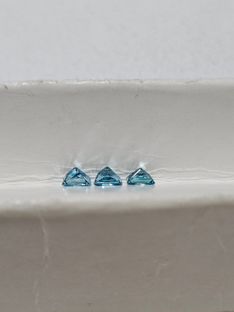 0.41 CTW Natural Blue Princess Parcel SI1