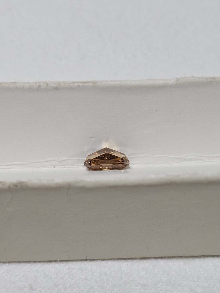 1.02 CT Natural Yellowish Brown Radiant Cut SI2