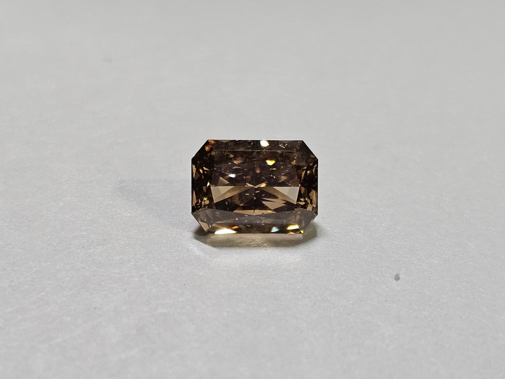 1.02 CT Natural Yellowish Brown Radiant Cut SI2