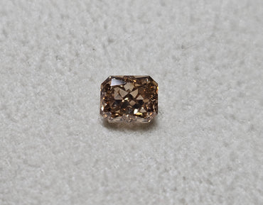 GIA 1.00 CT Natural Radiant Fancy Yellowish Brown SI1 EX/VG