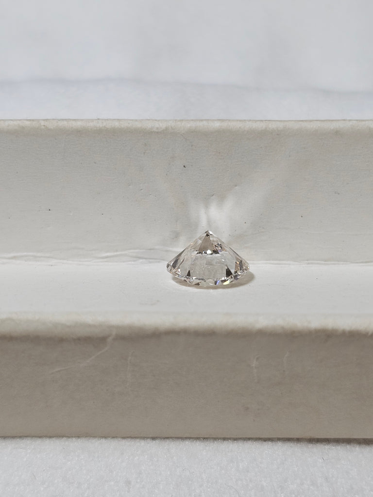 1.05 CT Natural Round Brilliant IJ VS2