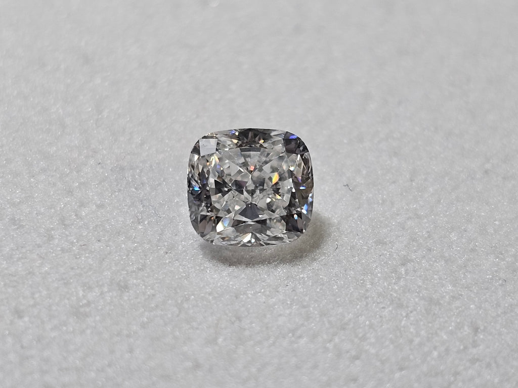GIA 1.03 CT Natural Cushion E SI1