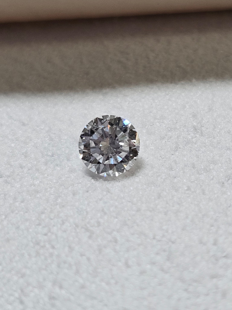 0.54 CT Round Diamond GH SI2