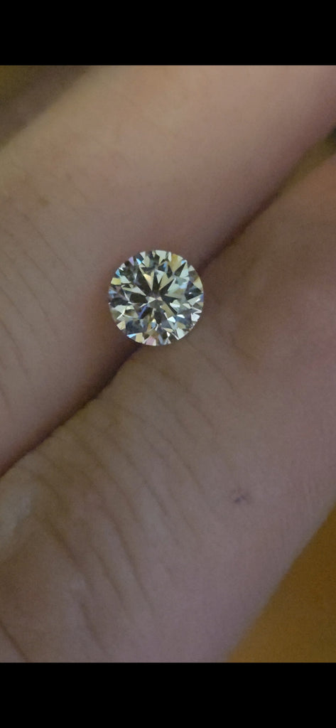GIA 0.90 CT Natural Round Diamond, F, SI2 -60