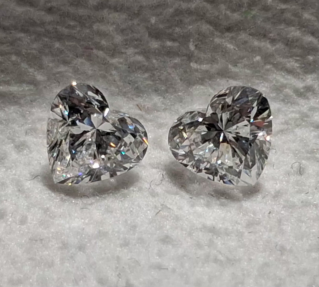 GIA 0.88 TCW Natural Heart Brilliant Cut Match FG VS1-SI1 EX VG