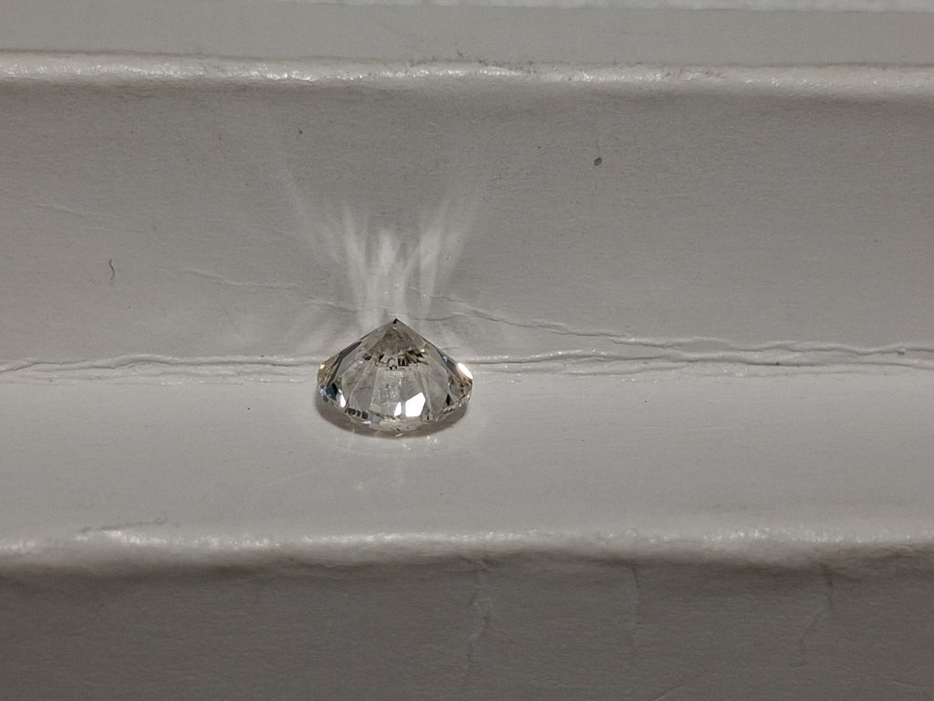 GIA 0.90 CT Natural Round Brilliant J VS1