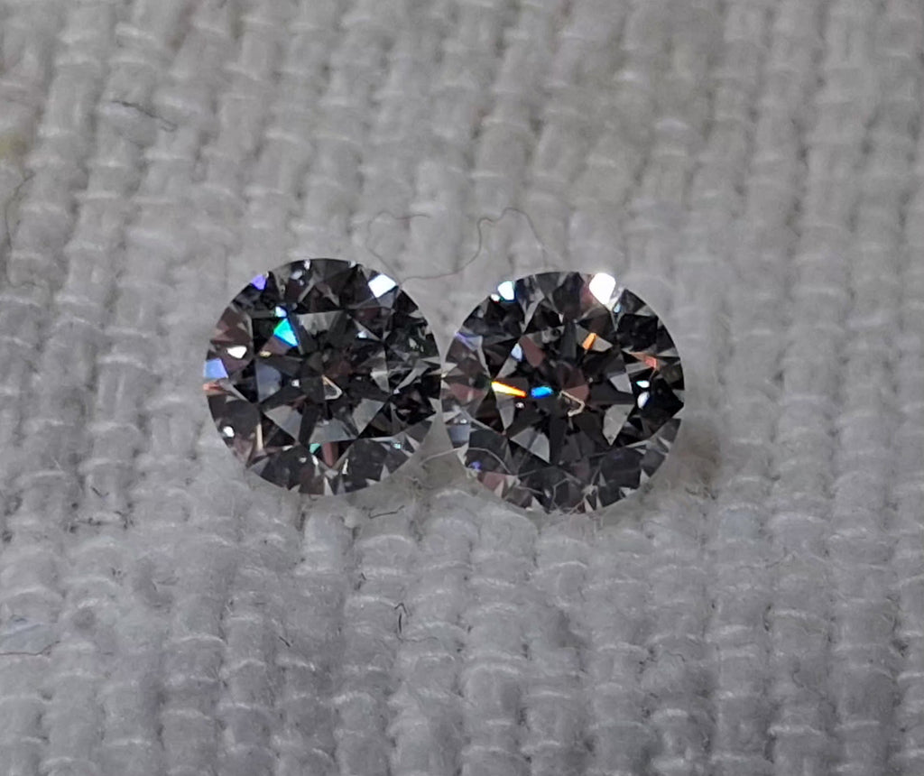 GIA 1.07 CTW Natural Round D-E SI2 XXX Matched Pair
