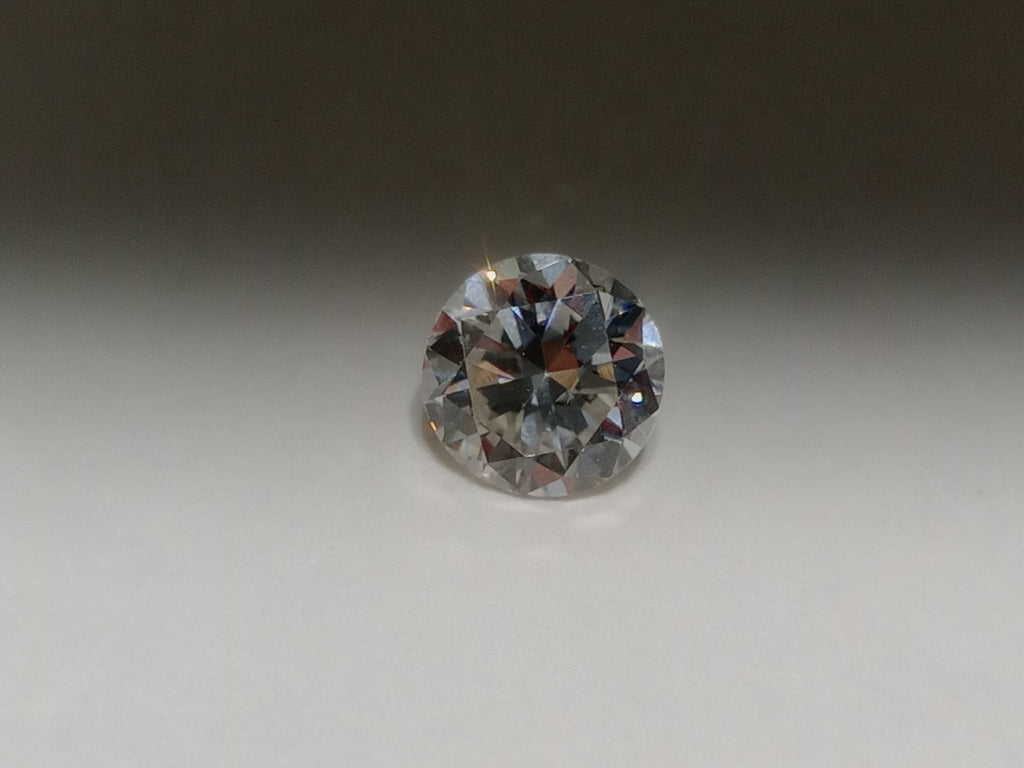 0.74 CT Round Brilliant Natural Diamond H-I VS2
