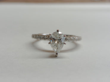 0.80 CT Natural Pear G, VS1 GIA 18k WG ring