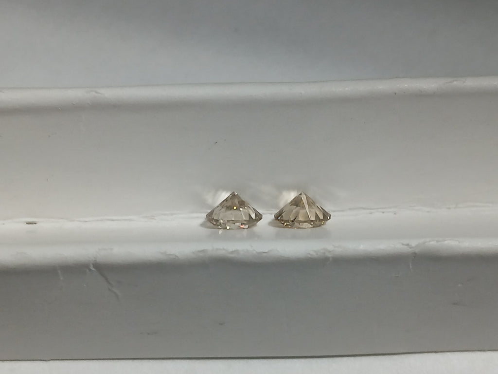 0.92 CT Round Brilliant Natural Diamonds Matching Brown SI1