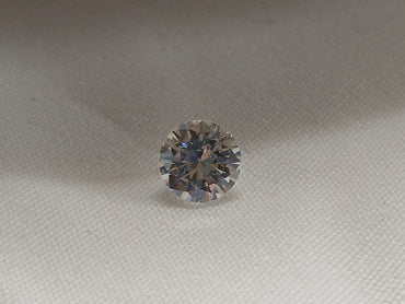 0.89 CT Round Brilliant Cut Natural Diamond F-G Chipped Vs1-Vs2