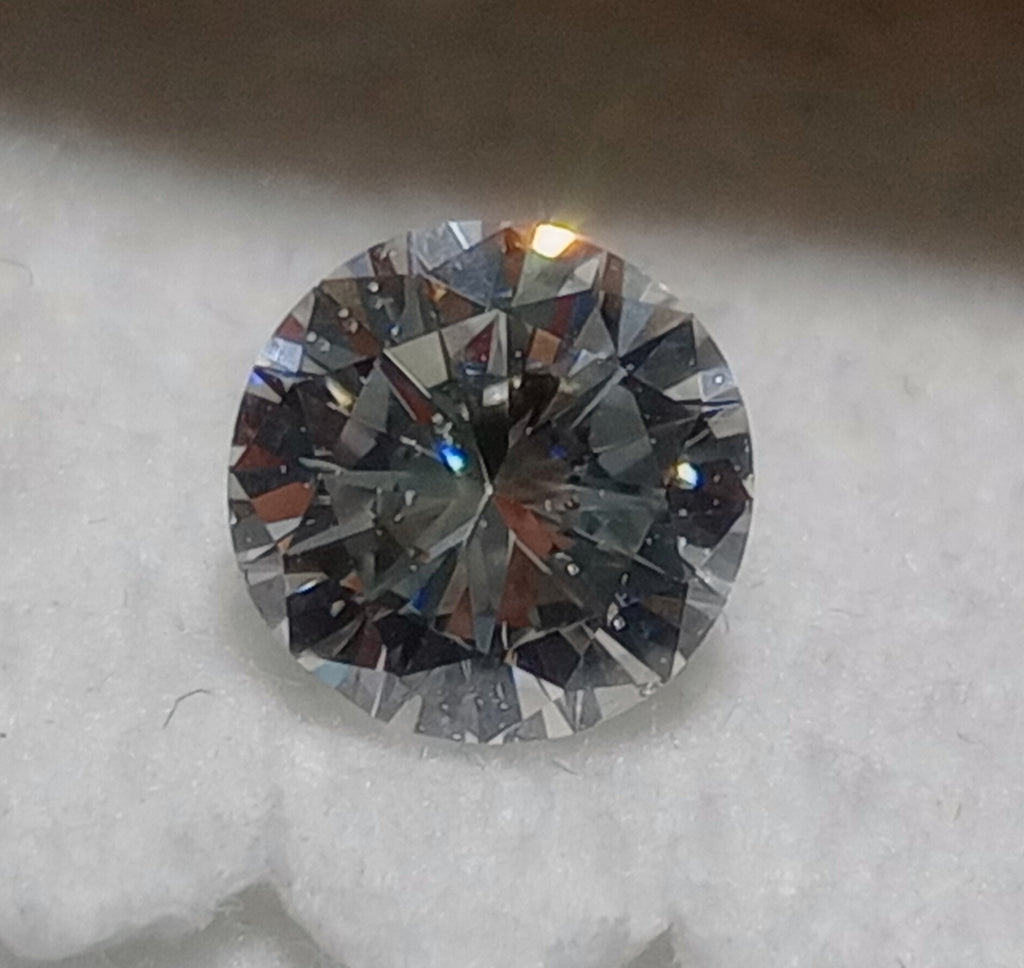 0.56 CT Round Brilliant Natural Diamond G-H SI1