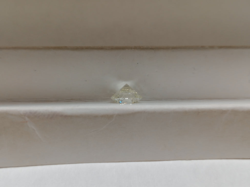 1.05 CT GIA Round Brilliant Natural Diamond J SI1