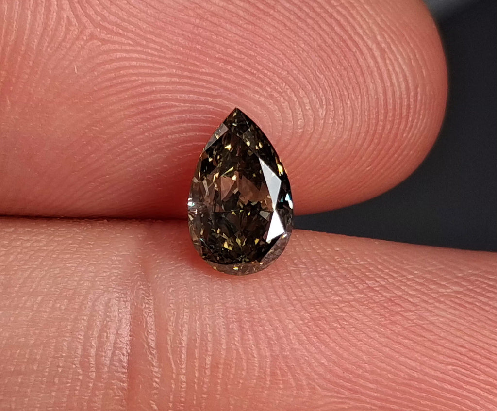 1CT Natural Pear Fancy Greyish-Green SI1