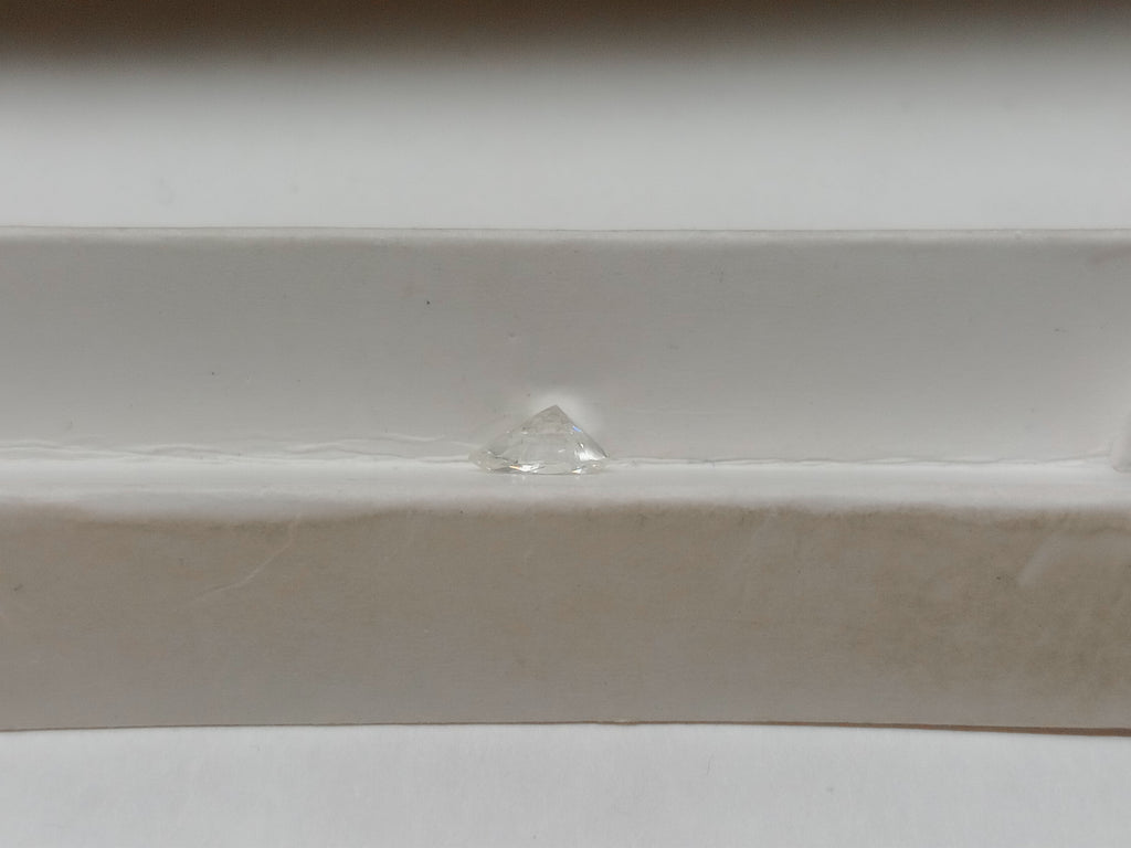 0.74 CT Pear Shape Natural Diamond H VS2