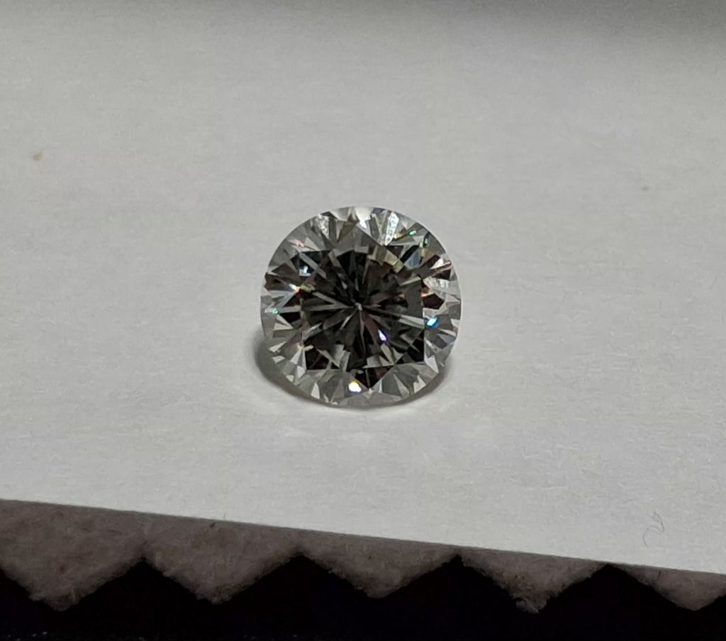 0.54 RB IJ VS2 (little Chip on culet)