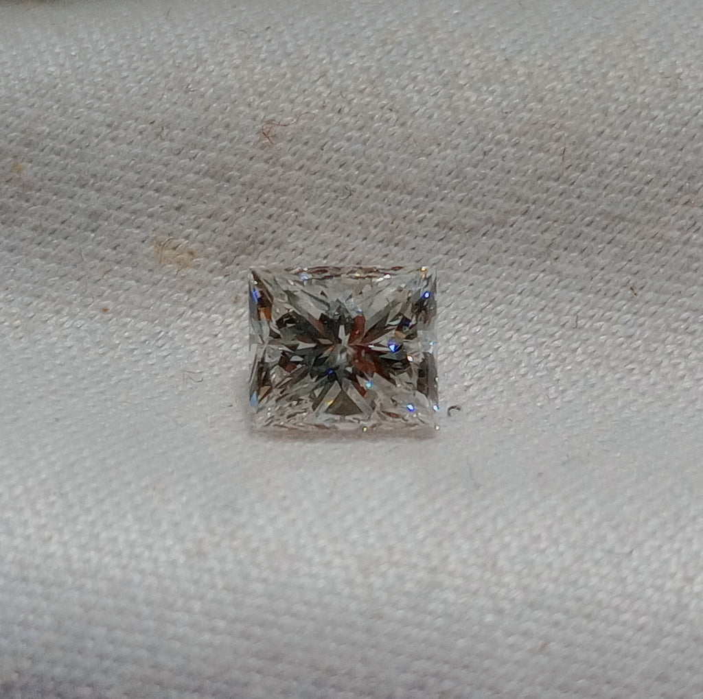 0.73 CT Princess Cut Natural Diamond F-G I1