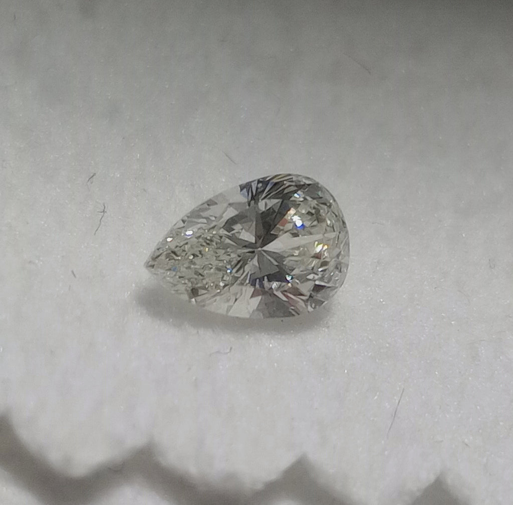 0.36 CT Pear Shape Natural Diamond I-J SI1