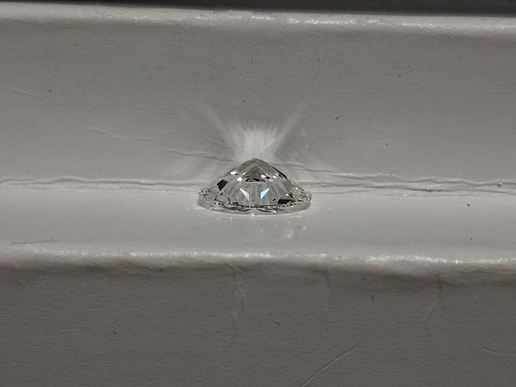 GIA 0.91 CT Natural Oval Brilliant E SI2 XX