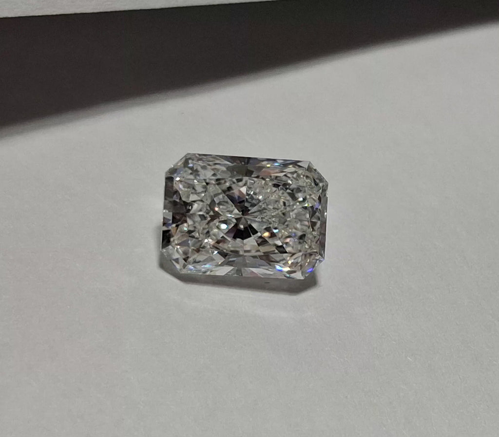 GIA 2.01 CT Natural Radiant E SI2