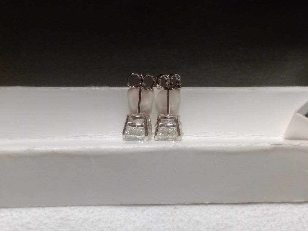 3.00CTW Natural Round Brilliant Stud Match H-I VS2-SI1