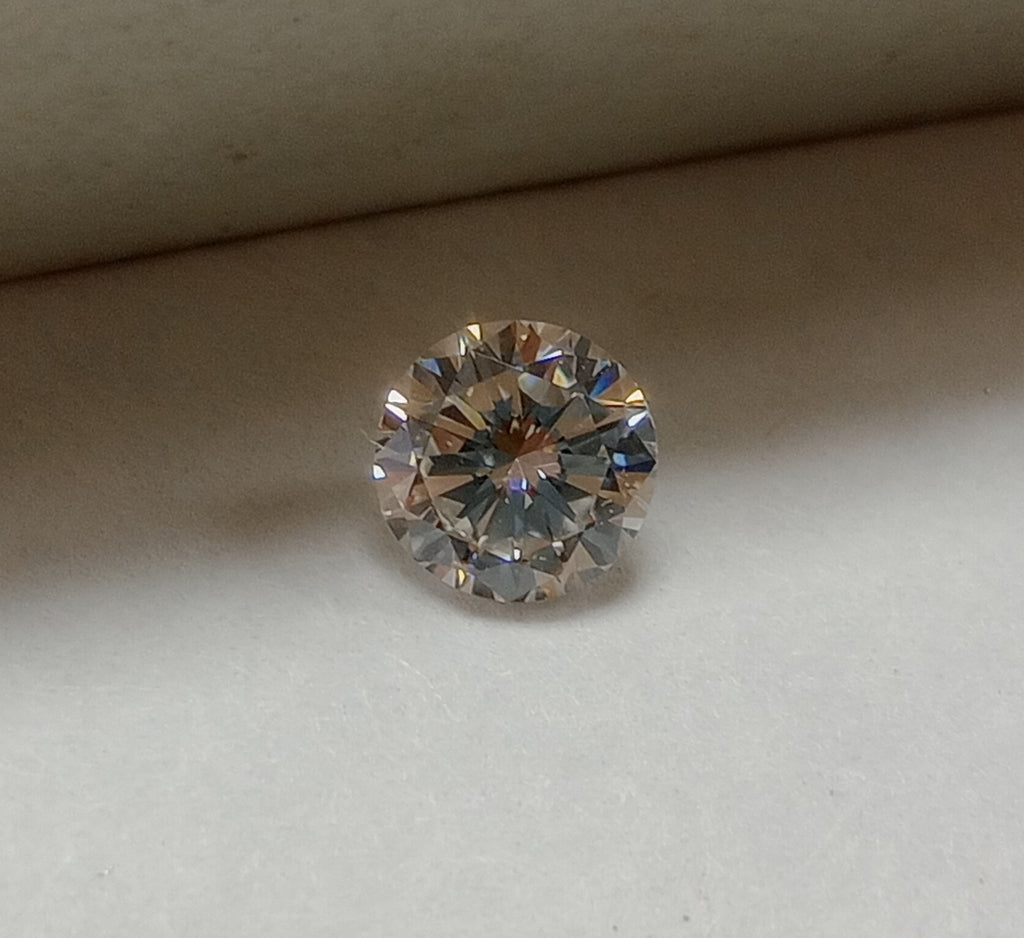 GIA 0.54 RB G, VS2 Natural Diamond