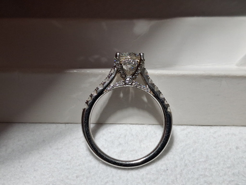 Center GIA 1.22 CT Natural Round Brilliant Platinum Engagement Ring J SI1