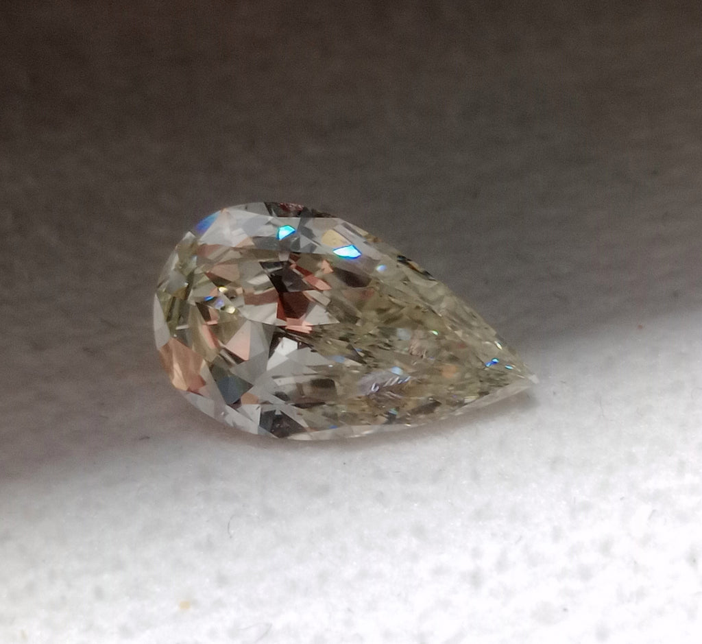 2.56 CT Natural Pear Shape Diamond LM SI2-I1