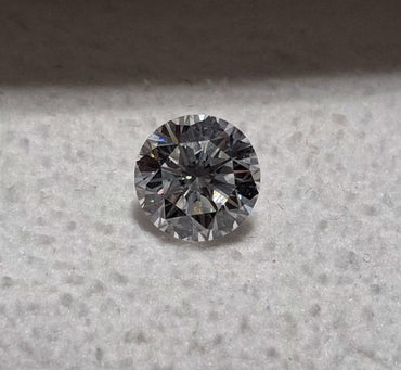0.78 CT Natural Round Brilliant Cut E-F VS1