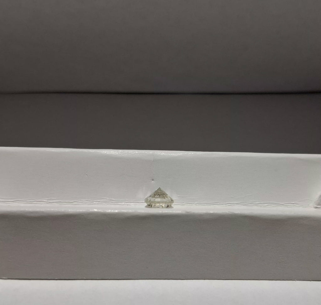 1.03 CT Natural Round Brilliant IJ SI2