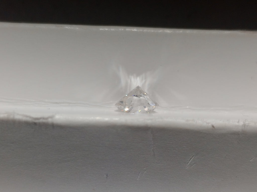 0.96 CT Round Brilliant Natural Diamond D-E SI2