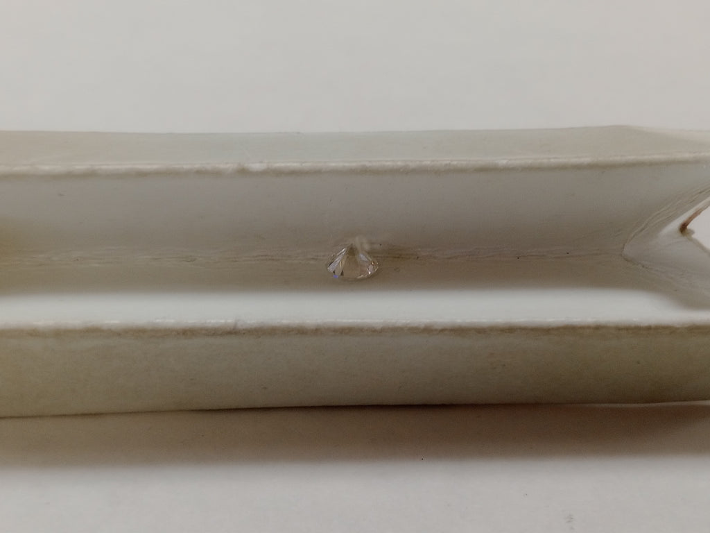 GIA 0.54 RB G, VS2 Natural Diamond