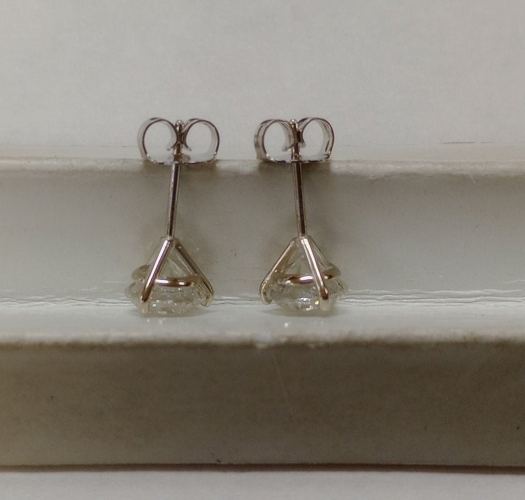 2.32 CTW Natural Round Brilliant Stud Match GHI I2