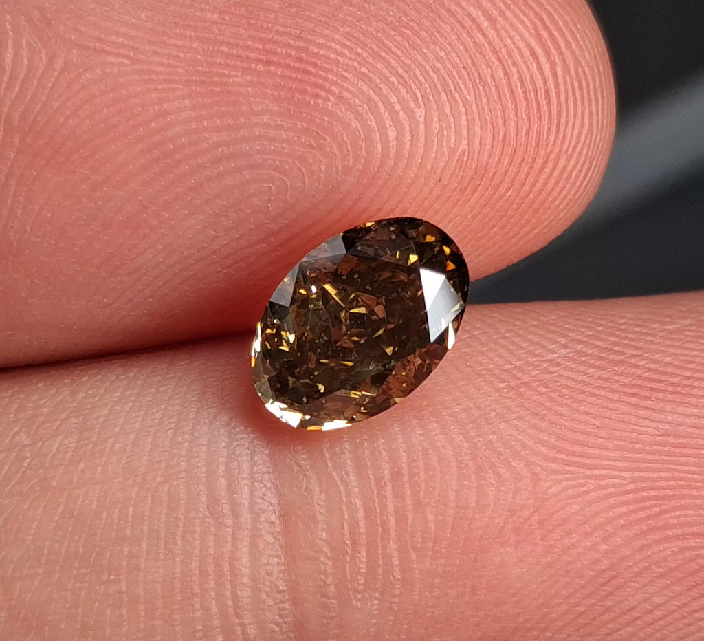 1.52 CT Natural Oval Brilliant yellowish-green I1