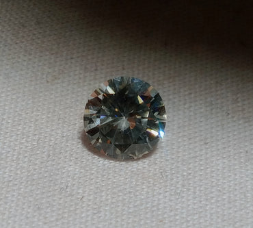 0.64 CT Round Brilliant Natural Diamond I-J SI2