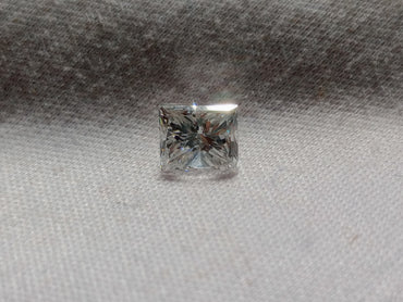 0.73 CT Princess Cut Natural Diamond F-G I1
