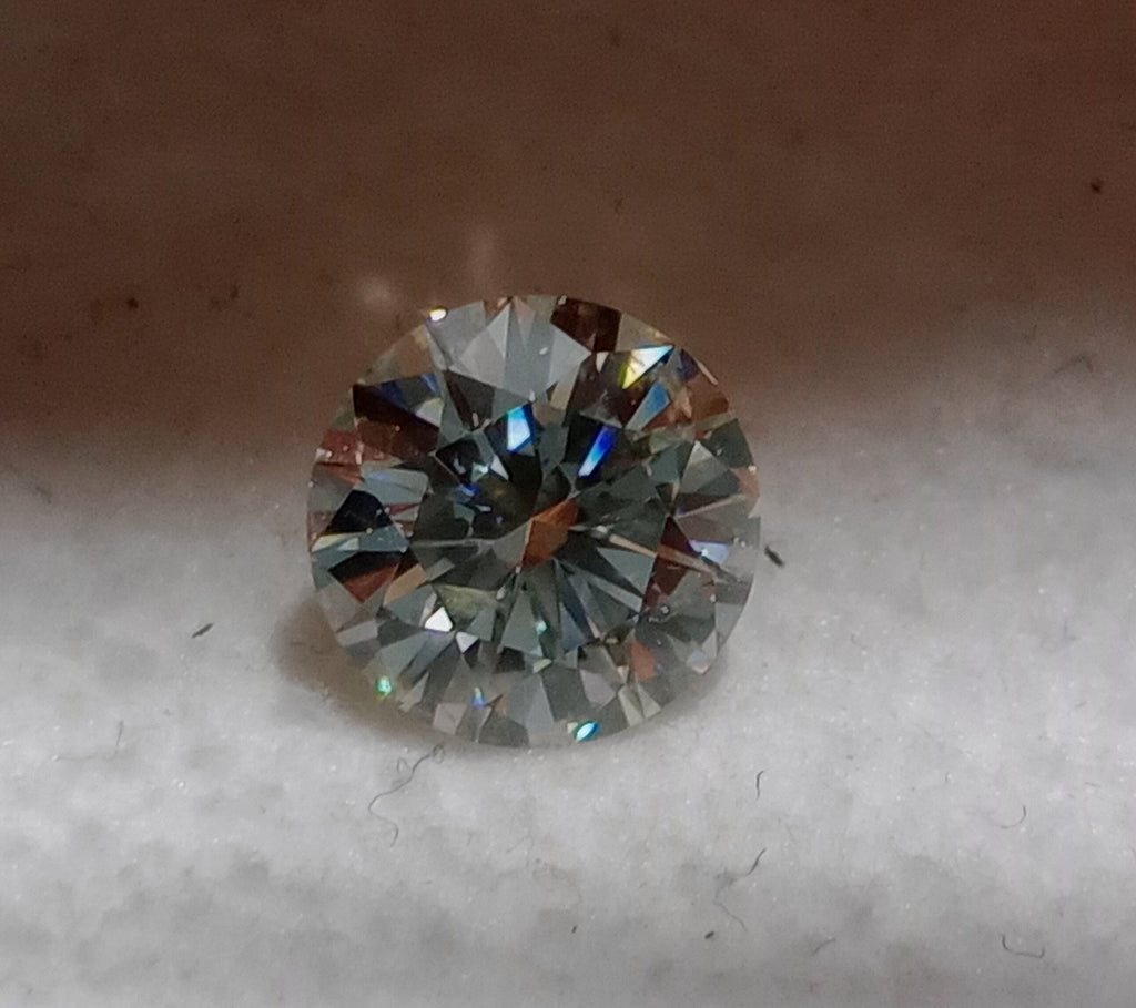 1.01 CT Round Brilliant Natural Diamond J-K SI2-I1