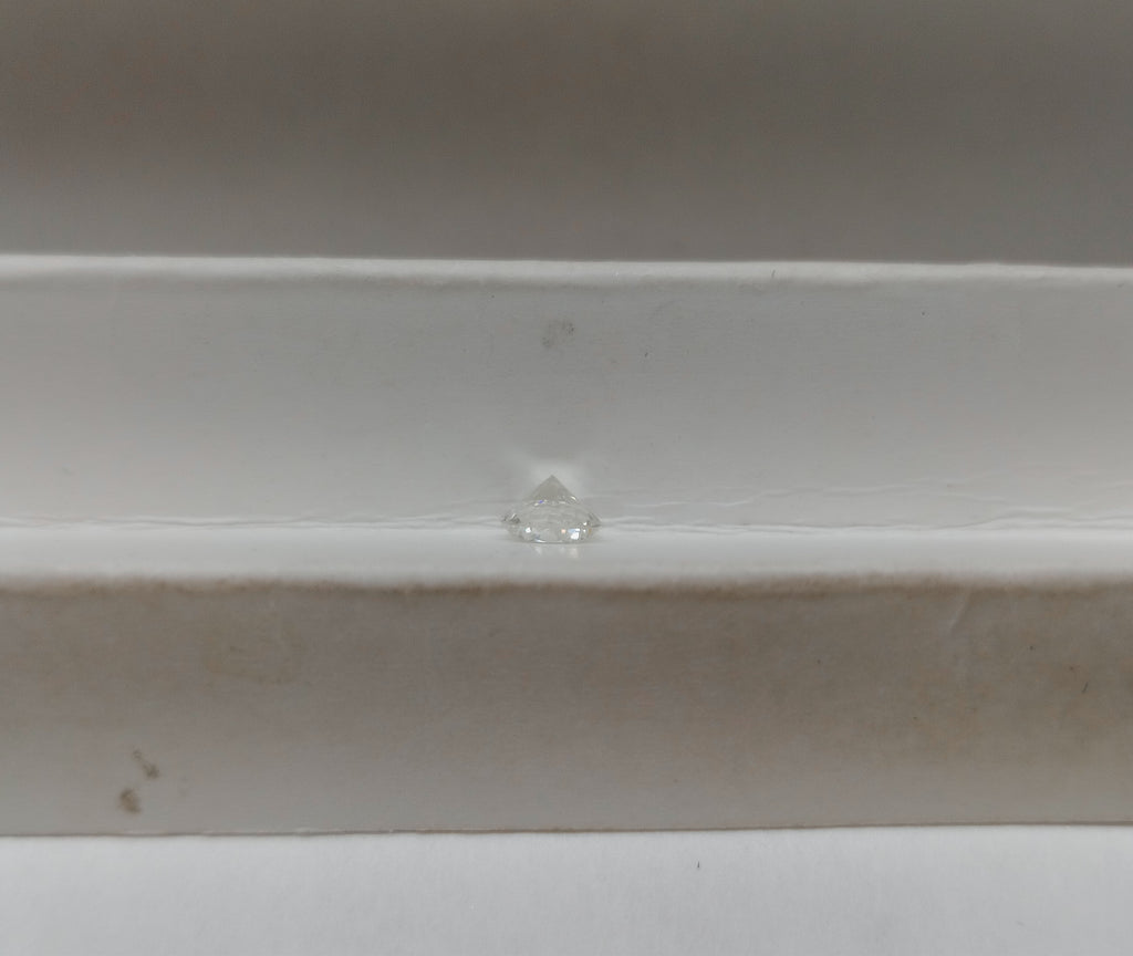 0.40 CT Round Natural Diamond I VS2