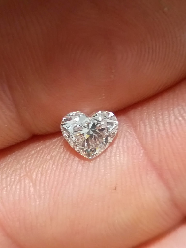 0.90 CT GIA Heart Shaped Natural Diamond G VVS1
