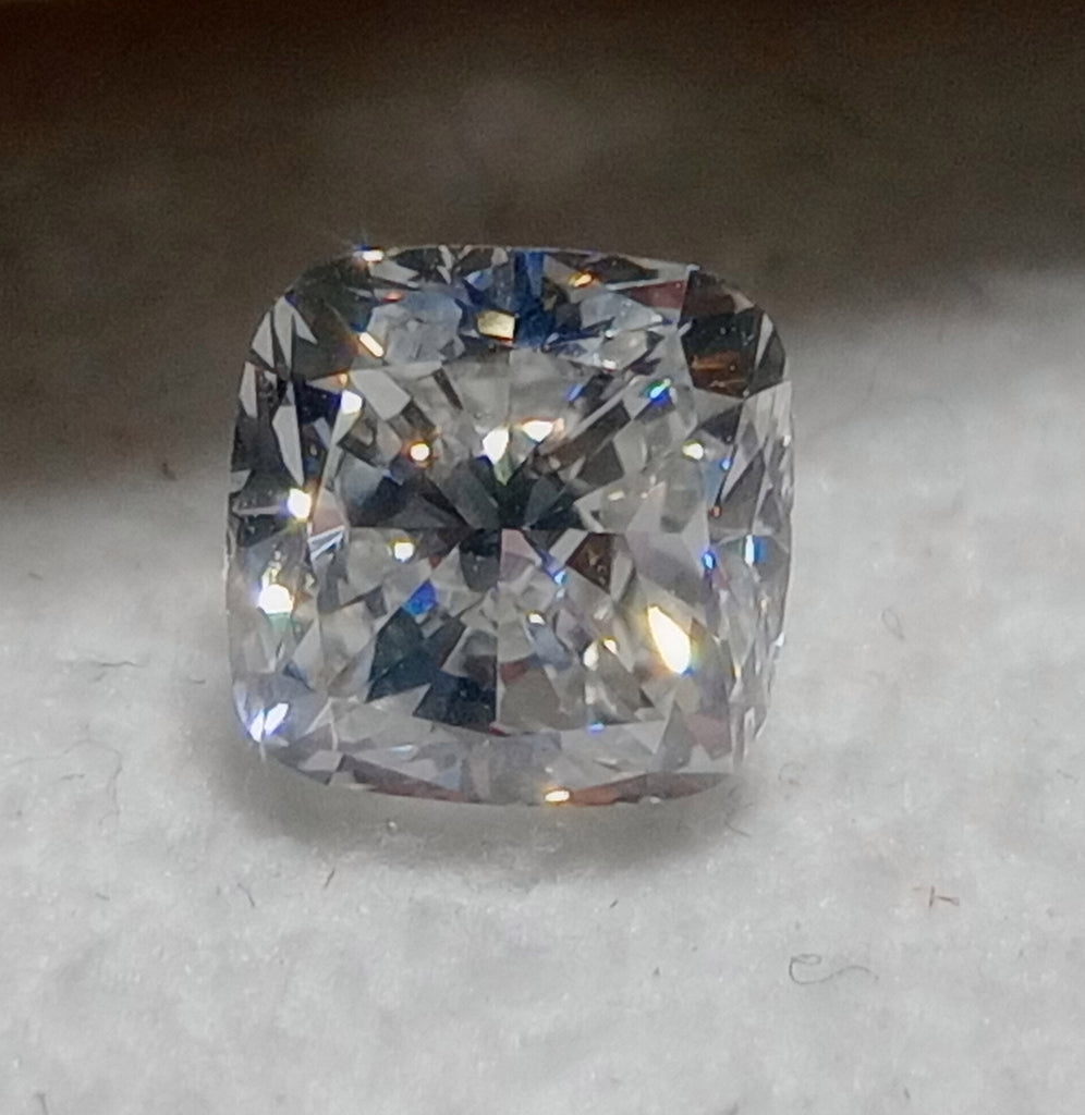 1.01 CT GIA Cushion Modified Brilliant Natural Diamond E VS1