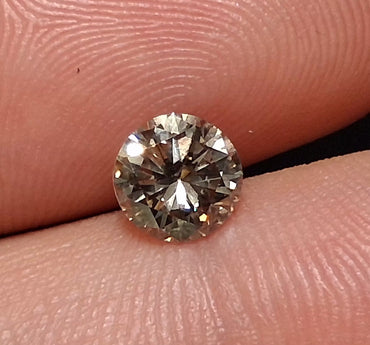 0.93 CT Natural Brown Round Brilliant I1 Small chip on culet