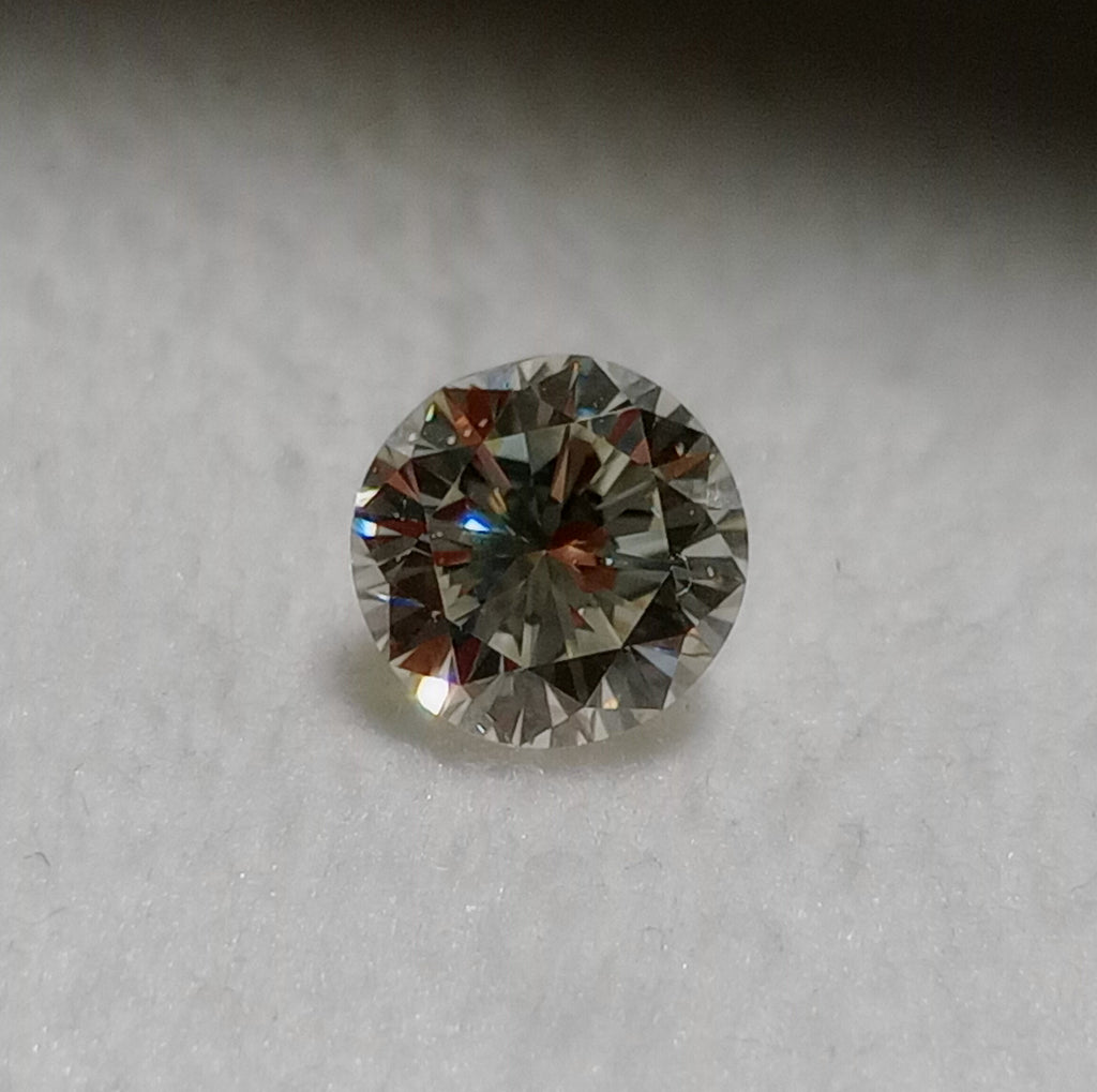 0.63 CT Round Brilliant Natural Diamond I-J SI1-SI2