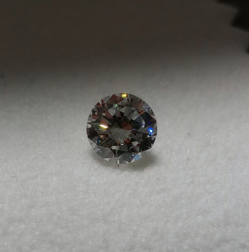 0.53 CT Round Brilliant Natural Diamond J SI2