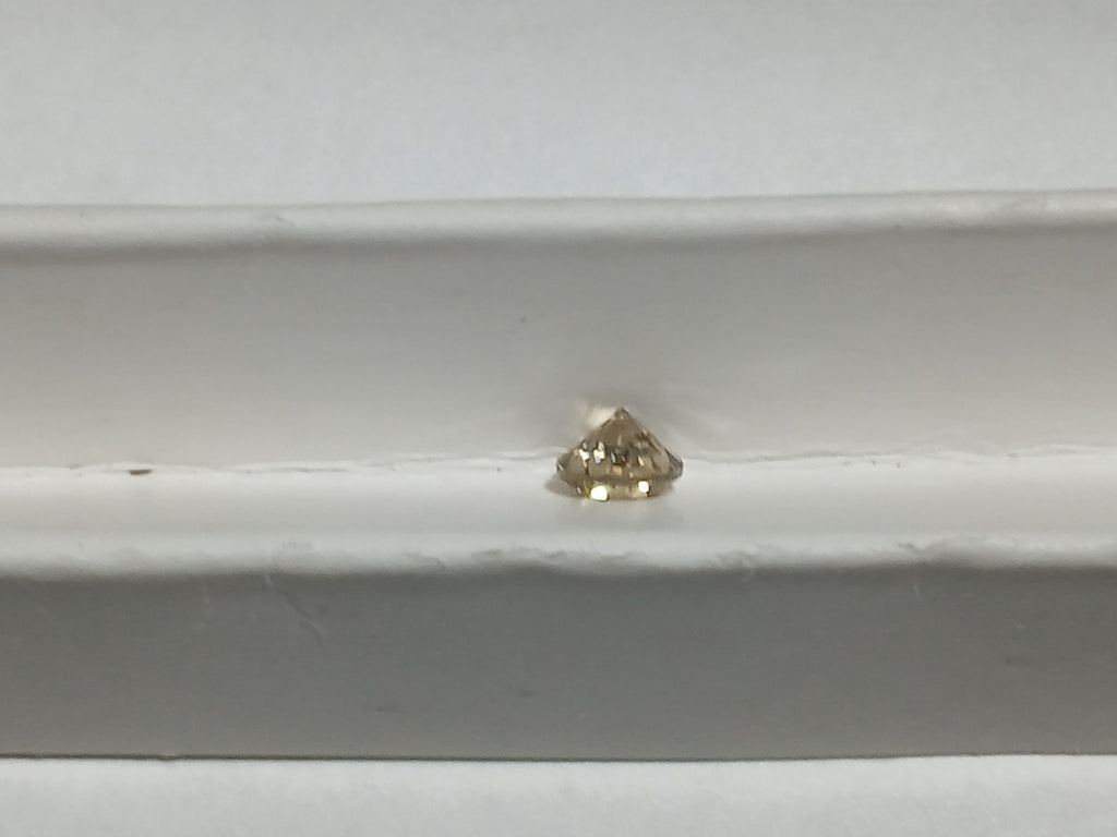 0.65 CT Round Brilliant Natural Diamond M-N I1