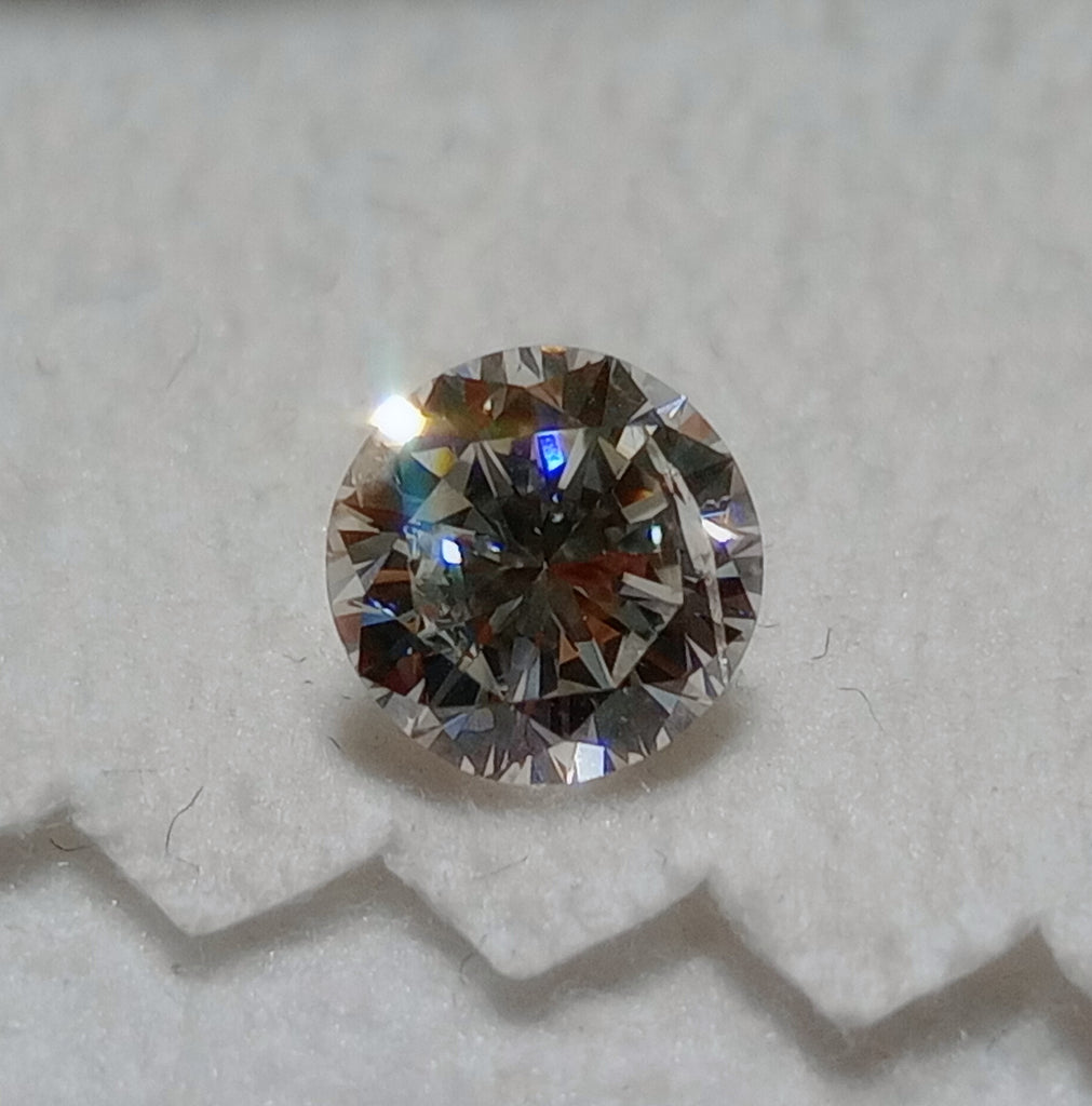 0.59 CT Round Natural Diamond G-H I1