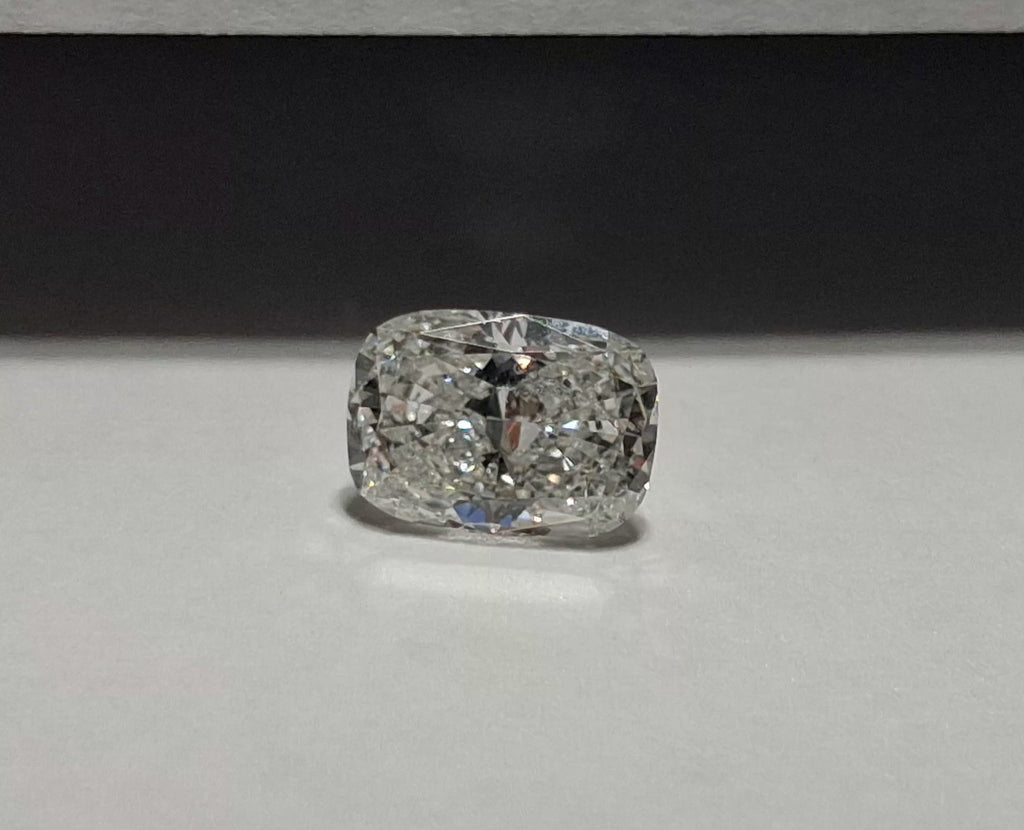 IGI 1.01 CT Natural Long Cushion F SI2