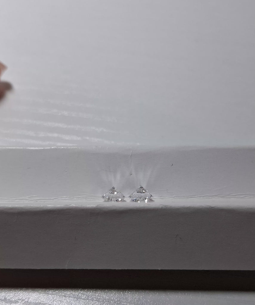 GIA 1.07 CTW Natural Round D-E SI2 XXX Matched Pair
