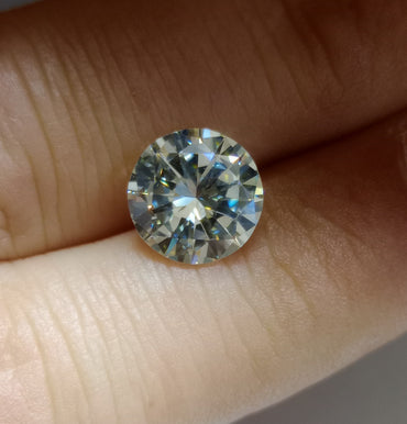 GIA 3.41 CT Natural Round Diamond, N, VS2